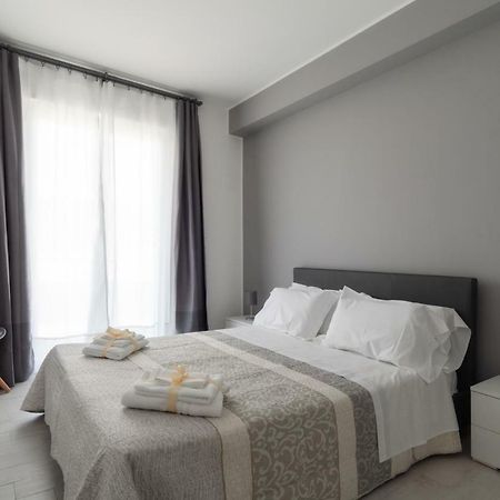 House 103 Rent Apartment Capo dʼOrlando エクステリア 写真