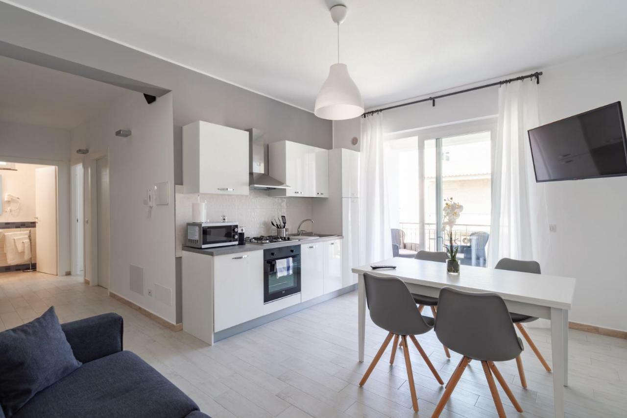House 103 Rent Apartment Capo dʼOrlando エクステリア 写真