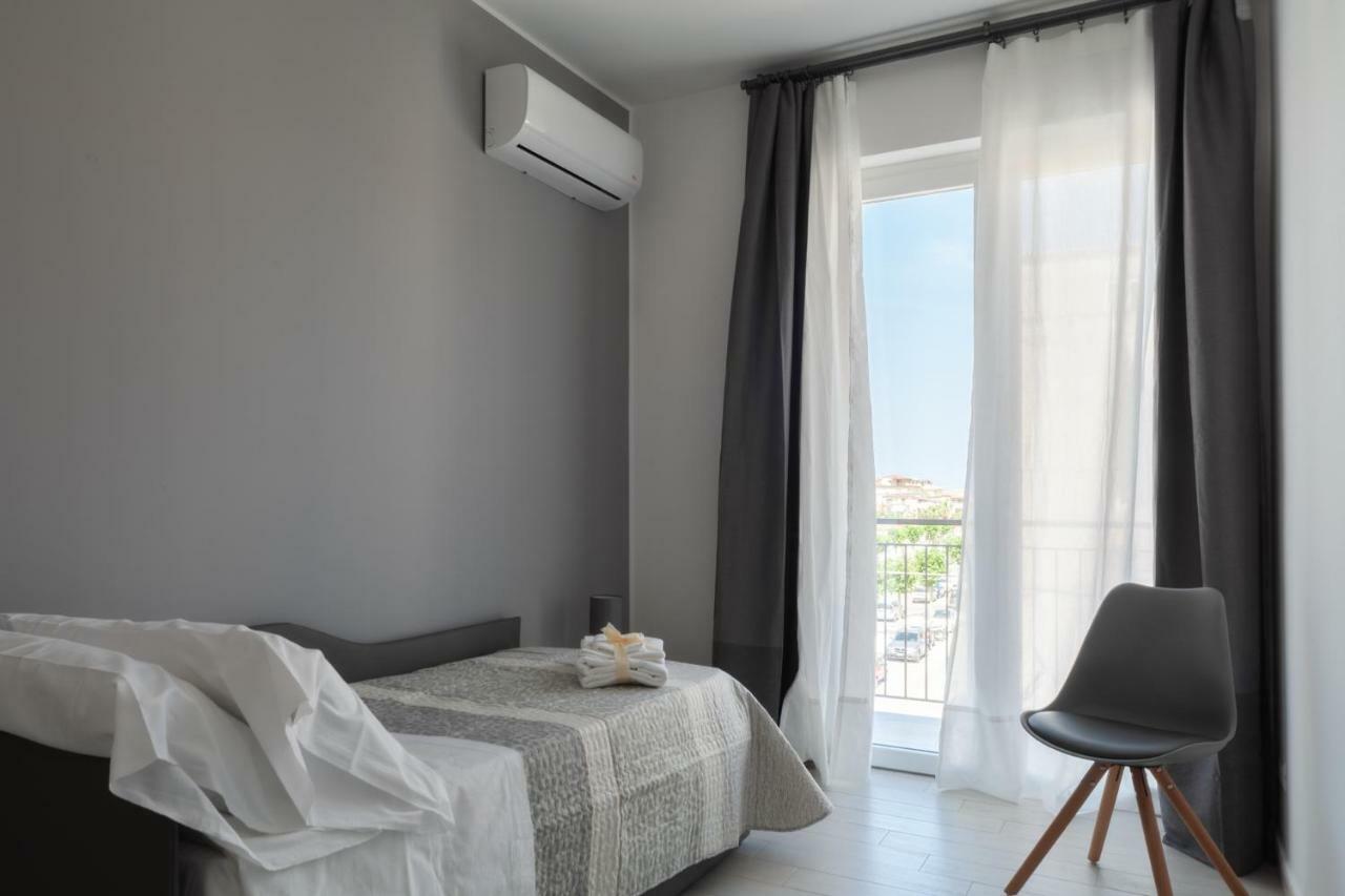 House 103 Rent Apartment Capo dʼOrlando エクステリア 写真